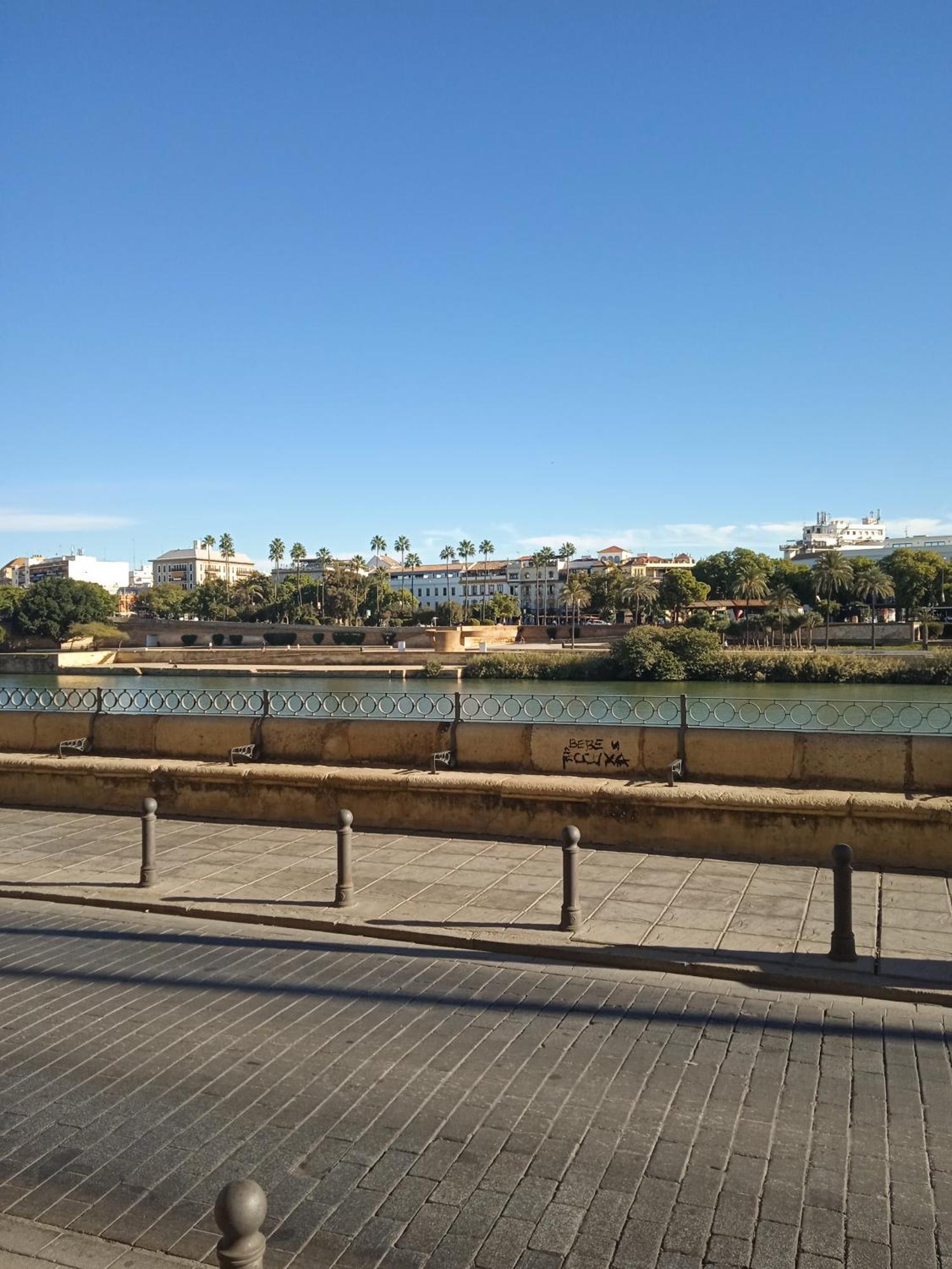 Boho Chic River Side Apartment Sevilla Exterior foto